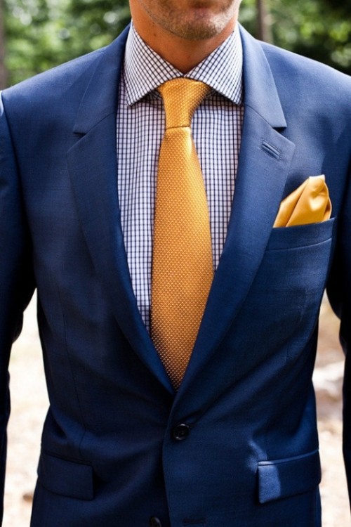 14 Bright and Colorful Groom Suit Ideas